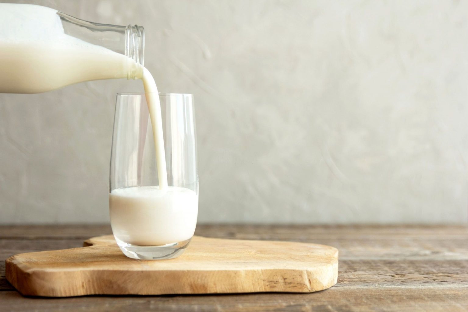 milk-iron-content-how-much-iron-does-milk-have-from-a-to-vegan